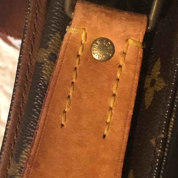 authentic LOUIS VUITTON CARTOUCHIERE MM - Picture 5 of 9